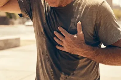 Aşırı sıcaklar kalbi vuruyor! Hipertansiyon hastalarına 10 kritik uyarı