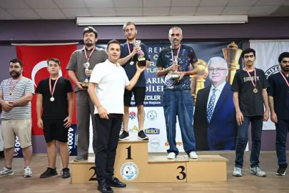 Balıkesir’de Satranç Turnuvası ödülleri sahiplerini buldu