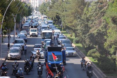 Bosna Hersek'ten yola çıkan Filistin Konvoyu Diyarbakır'da coşkuyla karşılandı