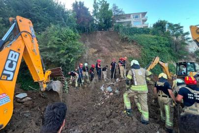 Büyükçekmece'de toprak kayması meydana geldi