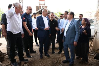 Büyükşehir Belediye Başkanı Er Başkan Er, sel felaketinin yaşandığı Kocaözü'nü ziyaret etti