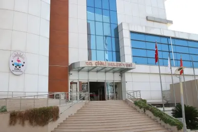 Çiğli Belediye Başkanı Yıldız’ın makam aracına silahlı saldırı!