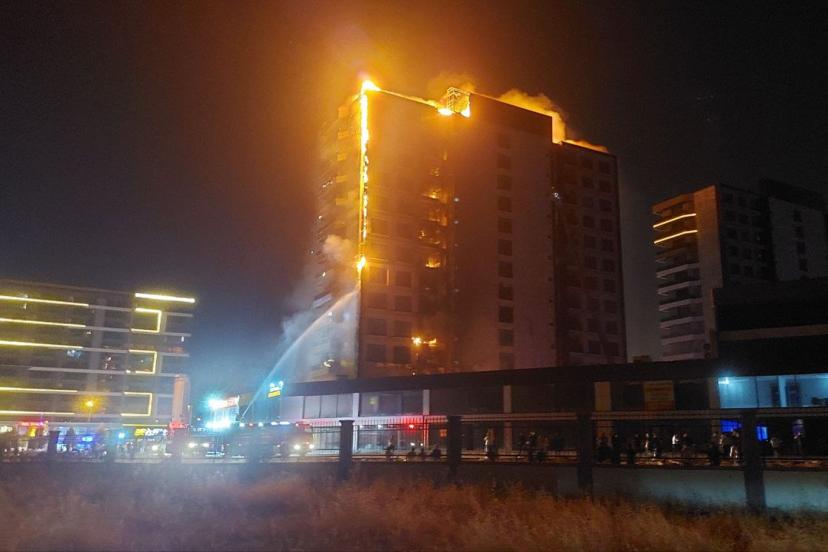 Diyarbakır’da plazada yangını: İtfaiyenin müdahalesi devam ediyor