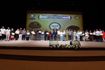 Gaziantep'te evlilik okulunu tamamlayan 951 çift sertifikalarını aldı