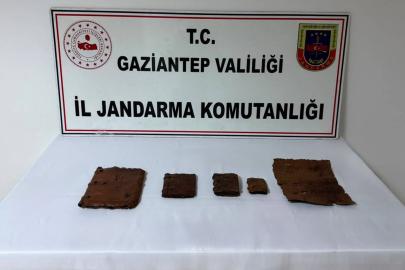 Gaziantep'te İbranice yazılı 5 kitap ele geçirildi