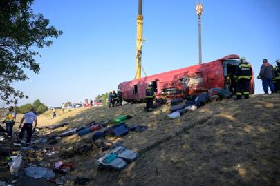 Macaristan'da yolcu otobüsü şarampole devrildi: 12 ölü, 10 yaralı