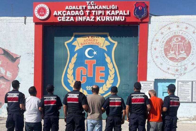 Malatya'da kablo hırsızlığına karışan 3 şüpheli tutuklandı