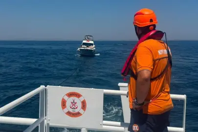 Marmara Adası açıklarında arızalanan tekne kurtarıldı