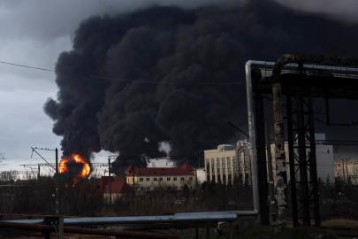 Rus ordusu Odessa Bölgesi’ndeki Yujnıy limanında beş akaryakıt depolama tankını vurdu