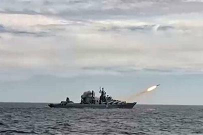 Rusya, ihtilaflı adalar yakınlarında füze tatbikatı düzenliyor