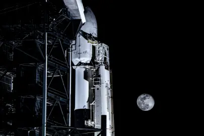 SpaceX'ten Ay'a çarpma açıklaması: Sorumlu uzay operasyonları için çalışıyoruz