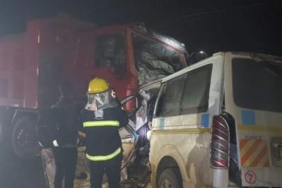 Uganda'da minibüs ile kamyon çarpıştı: 14 ölü, 4 yaralı