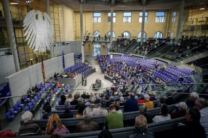 Almanya'da polise yeni yetkiler getiren düzenleme Meclisten geçti