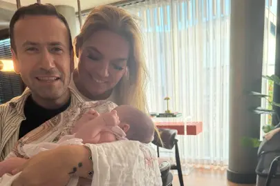 Demet Akalın ve Özgür Aras’tan Mihre bebek ziyareti