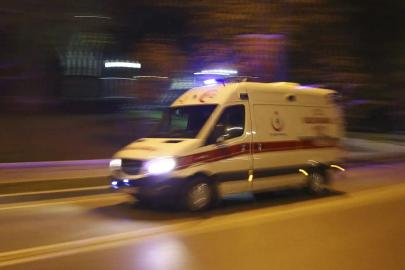 Elazığ'da otomobil ile kamyonet çarpıştı: 2 ölü, 4 yaralı