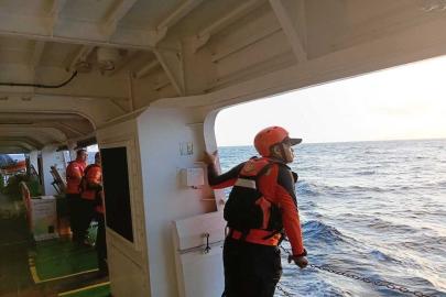 Endonezya'da batan feribotta can kaybı 9'a yükseldi, 126 kişi kayıp
