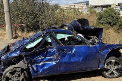İzmir'de otomobil Nif Çayı'na devrildi: Bir ölü, 2 yaralı