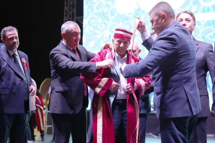 KAYSO’nun Yılın Ahisi Mustafa Suat Köylüoğlu kaftan giydi