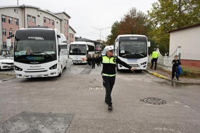 Kocaeli'de okul ve yurt çevrelerinde denetim: 13 aranan şahıs hakkında işlem yapıldı