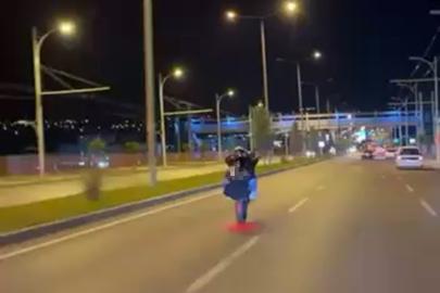 Malatya'da trafikte tek teker üzerinde ilerleyen motosiklet sürücüsüne ceza