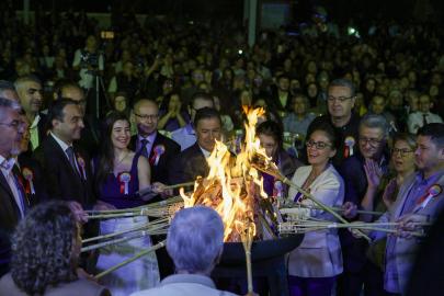 Muğla'da şenlik ateşi kent meydanında yakıldı