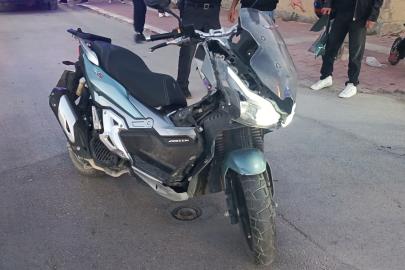 Otomobille çarpışan motosikletin sürücüsü yaralandı