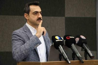 Sağlıkta yapay zeka tehdidi, " Algoritmalara bakarak ilaç kullanmayın"
