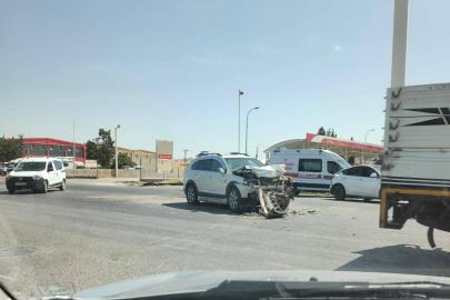 Şanlıurfa'da iki araç çarpıştı: 3 yaralı