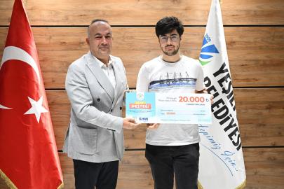 Yeşilyurt Belediyesinden YKS derecesi yapan öğrencilere ödül