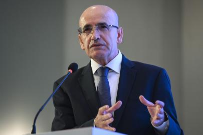 Bakan Şimşek: Yıllıklandırılmış ihracat 283,7 milyar dolara ulaştı