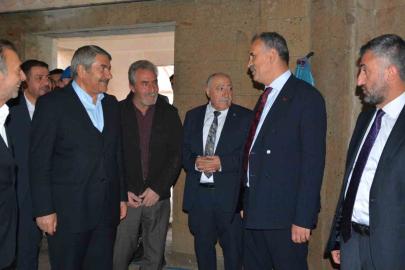 Vali Önder Bozkurt Patnos’ta Seyir Tepesi’ne hayran kaldı